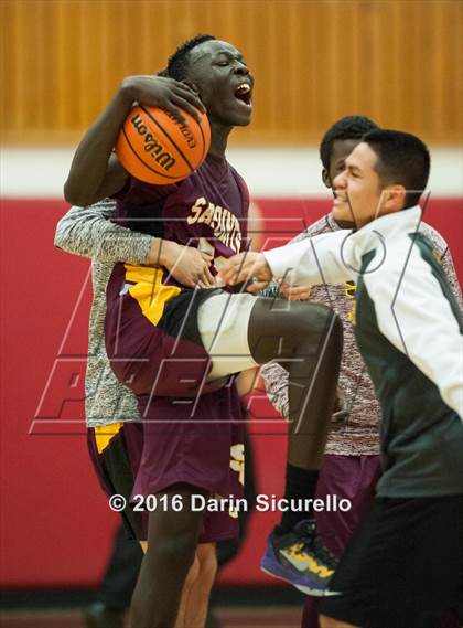 Thumbnail 1 in Salpointe Catholic @ Central photogallery.