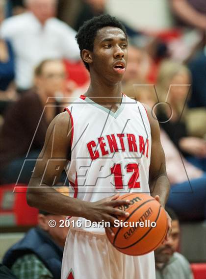 Thumbnail 2 in Salpointe Catholic @ Central photogallery.