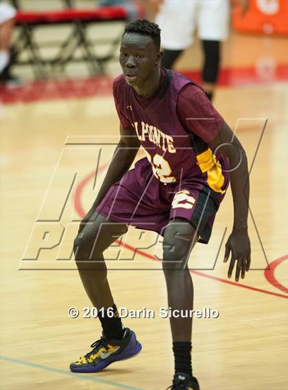 Thumbnail 3 in Salpointe Catholic @ Central photogallery.