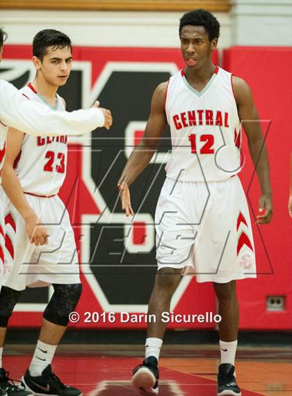 Thumbnail 3 in Salpointe Catholic @ Central photogallery.