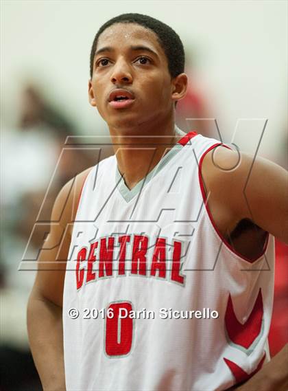 Thumbnail 3 in Salpointe Catholic @ Central photogallery.