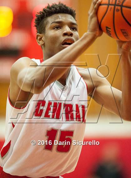 Thumbnail 2 in Salpointe Catholic @ Central photogallery.