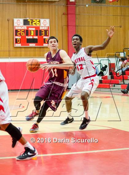 Thumbnail 3 in Salpointe Catholic @ Central photogallery.