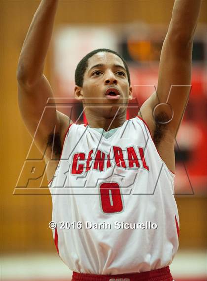 Thumbnail 2 in Salpointe Catholic @ Central photogallery.
