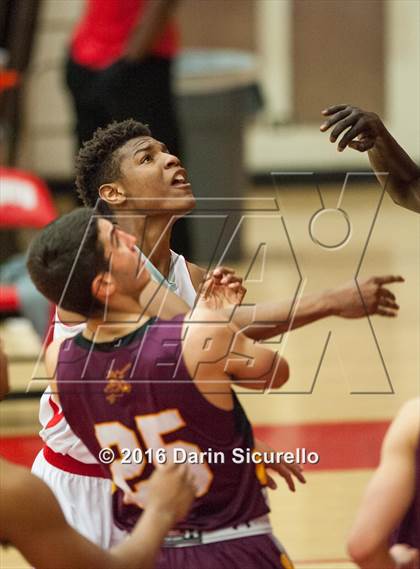 Thumbnail 3 in Salpointe Catholic @ Central photogallery.