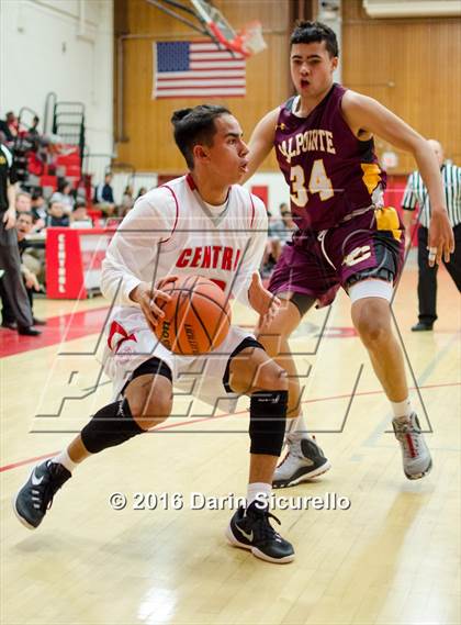 Thumbnail 2 in Salpointe Catholic @ Central photogallery.