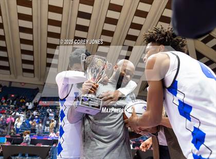 Thumbnail 3 in McIntosh County Academy vs Savannah (GHSA A-D2 Championship) photogallery.