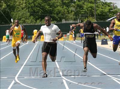 Thumbnail 1 in NCHSAA 4A State Championships (Boys Track Events) photogallery.
