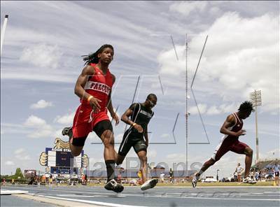 Thumbnail 1 in NCHSAA 4A State Championships (Boys Track Events) photogallery.