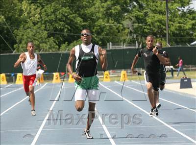Thumbnail 1 in NCHSAA 4A State Championships (Boys Track Events) photogallery.