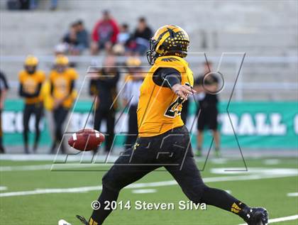 Thumbnail 3 in El Capitan vs. Rancho Bernardo (CIF SDS D2 Final) photogallery.