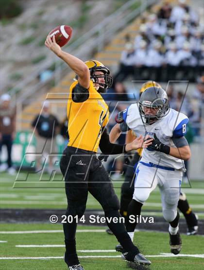 Thumbnail 2 in El Capitan vs. Rancho Bernardo (CIF SDS D2 Final) photogallery.