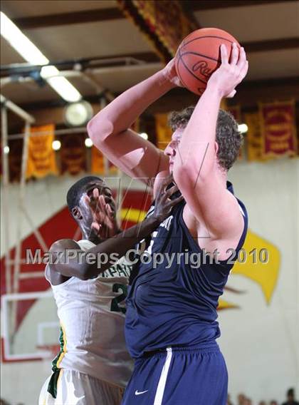 Thumbnail 3 in St. Patrick vs. Ironwood Ridge (MaxPreps Holiday Classic) photogallery.