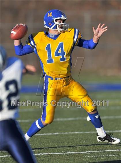 Thumbnail 2 in Hillhouse vs. Gilbert-Northwestern (CIAC Class M Semifinal) photogallery.