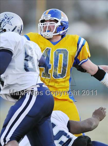 Thumbnail 2 in Hillhouse vs. Gilbert-Northwestern (CIAC Class M Semifinal) photogallery.