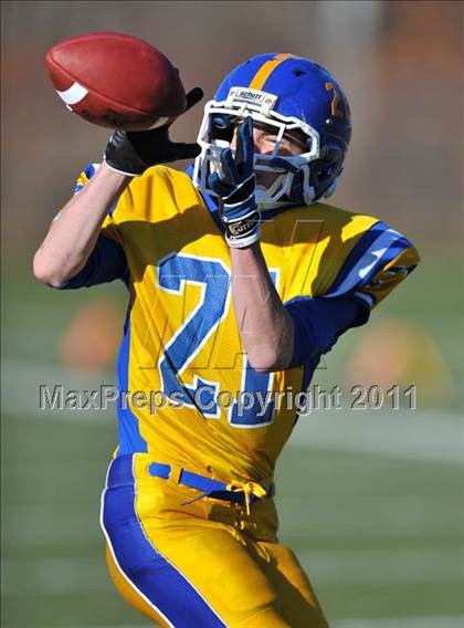 Thumbnail 3 in Hillhouse vs. Gilbert-Northwestern (CIAC Class M Semifinal) photogallery.