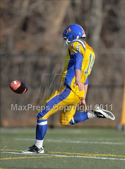 Thumbnail 2 in Hillhouse vs. Gilbert-Northwestern (CIAC Class M Semifinal) photogallery.