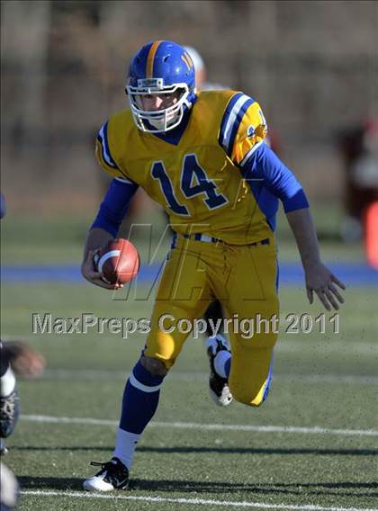 Thumbnail 2 in Hillhouse vs. Gilbert-Northwestern (CIAC Class M Semifinal) photogallery.