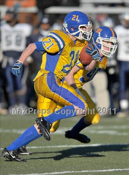 Thumbnail 1 in Hillhouse vs. Gilbert-Northwestern (CIAC Class M Semifinal) photogallery.