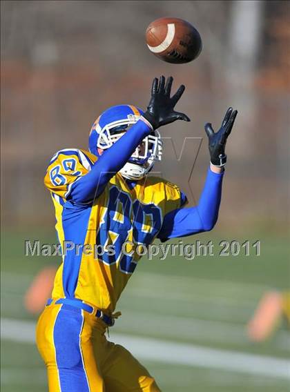 Thumbnail 2 in Hillhouse vs. Gilbert-Northwestern (CIAC Class M Semifinal) photogallery.