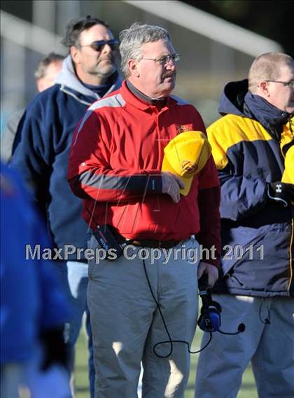 Thumbnail 2 in Hillhouse vs. Gilbert-Northwestern (CIAC Class M Semifinal) photogallery.