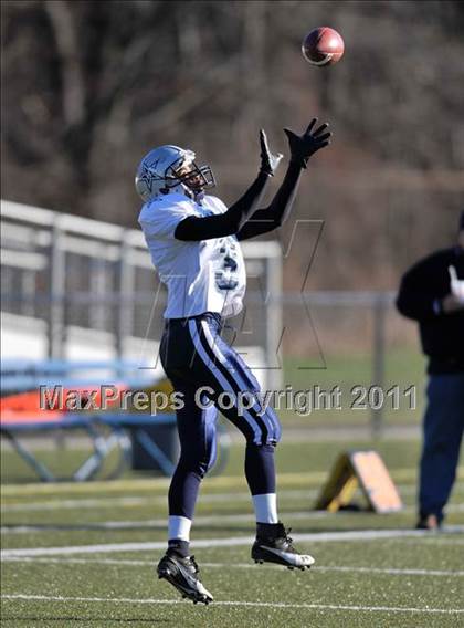 Thumbnail 1 in Hillhouse vs. Gilbert-Northwestern (CIAC Class M Semifinal) photogallery.