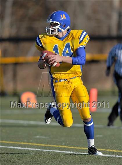 Thumbnail 2 in Hillhouse vs. Gilbert-Northwestern (CIAC Class M Semifinal) photogallery.
