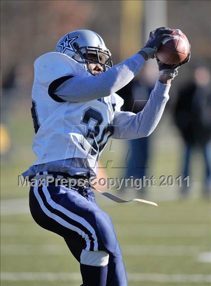 Thumbnail 3 in Hillhouse vs. Gilbert-Northwestern (CIAC Class M Semifinal) photogallery.
