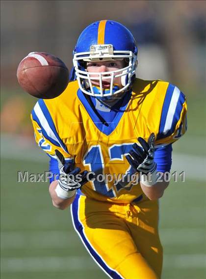 Thumbnail 2 in Hillhouse vs. Gilbert-Northwestern (CIAC Class M Semifinal) photogallery.
