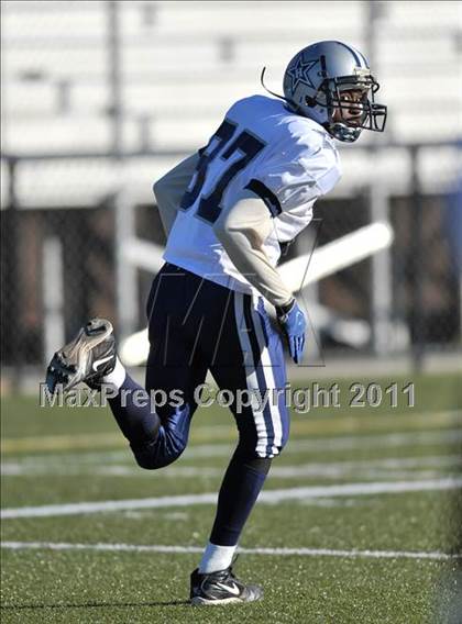 Thumbnail 2 in Hillhouse vs. Gilbert-Northwestern (CIAC Class M Semifinal) photogallery.