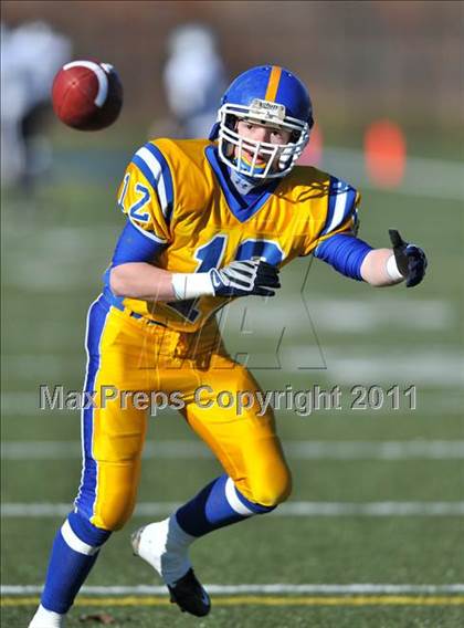 Thumbnail 2 in Hillhouse vs. Gilbert-Northwestern (CIAC Class M Semifinal) photogallery.
