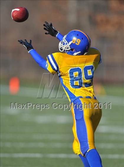 Thumbnail 3 in Hillhouse vs. Gilbert-Northwestern (CIAC Class M Semifinal) photogallery.