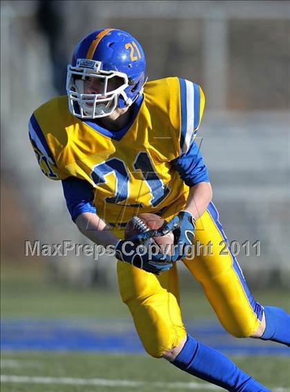 Thumbnail 2 in Hillhouse vs. Gilbert-Northwestern (CIAC Class M Semifinal) photogallery.