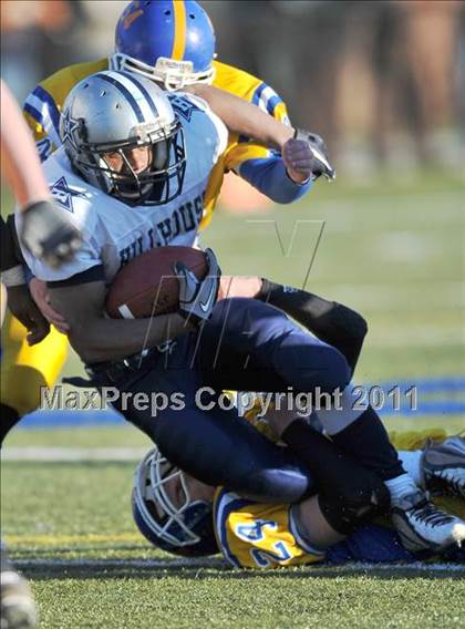 Thumbnail 2 in Hillhouse vs. Gilbert-Northwestern (CIAC Class M Semifinal) photogallery.