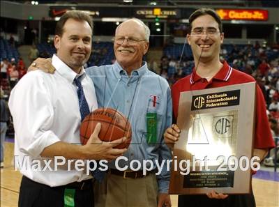 Thumbnail 1 in Troy vs. Carondelet (CIF State D2 Final) photogallery.