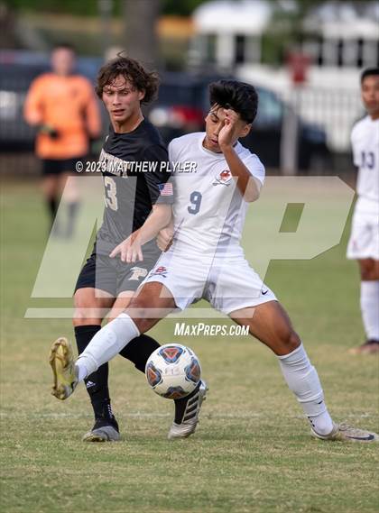 Thumbnail 2 in Southern Lee vs. Pinecrest (Battle for the Bell - Final) photogallery.