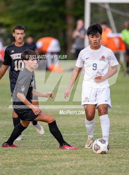 Thumbnail 2 in Southern Lee vs. Pinecrest (Battle for the Bell - Final) photogallery.