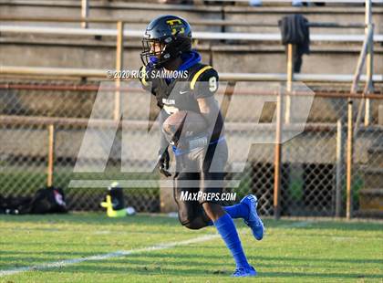 Thumbnail 3 in Hanahan @ Dillon (SCHSL Class AAA First Round Playoff) photogallery.