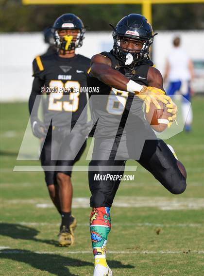 Thumbnail 1 in Hanahan @ Dillon (SCHSL Class AAA First Round Playoff) photogallery.