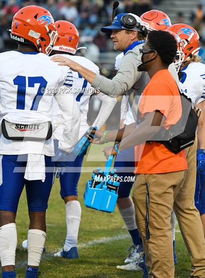 Thumbnail 2 in Hanahan @ Dillon (SCHSL Class AAA First Round Playoff) photogallery.