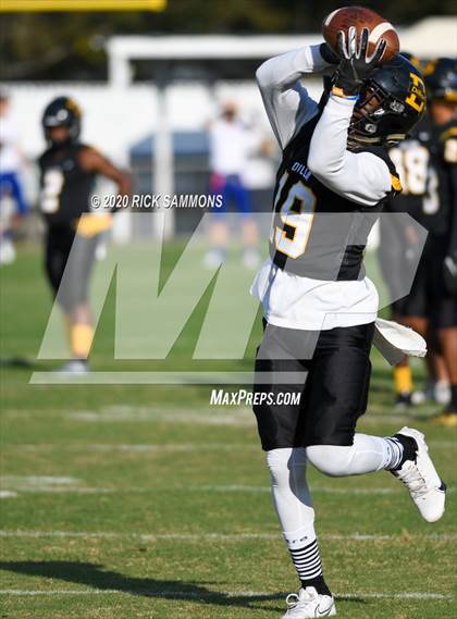 Thumbnail 2 in Hanahan @ Dillon (SCHSL Class AAA First Round Playoff) photogallery.