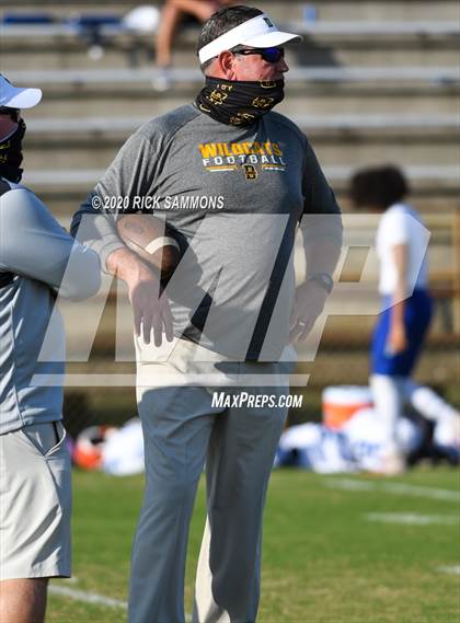 Thumbnail 3 in Hanahan @ Dillon (SCHSL Class AAA First Round Playoff) photogallery.