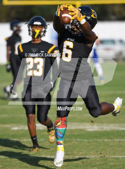 Thumbnail 3 in Hanahan @ Dillon (SCHSL Class AAA First Round Playoff) photogallery.