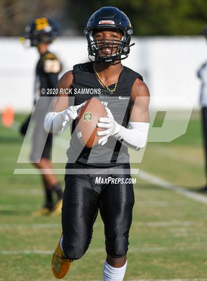 Thumbnail 2 in Hanahan @ Dillon (SCHSL Class AAA First Round Playoff) photogallery.