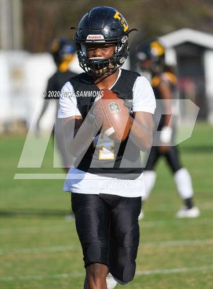 Thumbnail 3 in Hanahan @ Dillon (SCHSL Class AAA First Round Playoff) photogallery.