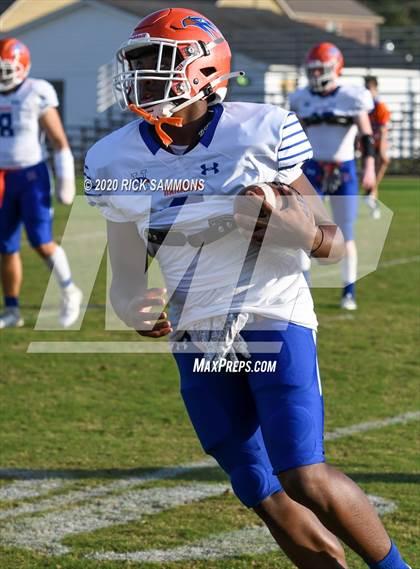 Thumbnail 3 in Hanahan @ Dillon (SCHSL Class AAA First Round Playoff) photogallery.