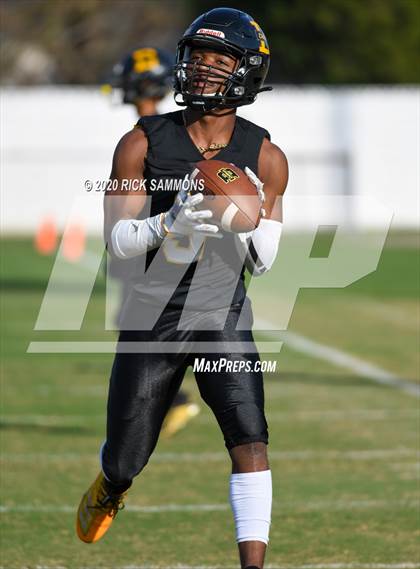 Thumbnail 1 in Hanahan @ Dillon (SCHSL Class AAA First Round Playoff) photogallery.