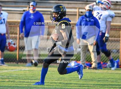 Thumbnail 1 in Hanahan @ Dillon (SCHSL Class AAA First Round Playoff) photogallery.