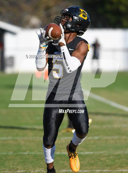 Thumbnail 3 in Hanahan @ Dillon (SCHSL Class AAA First Round Playoff) photogallery.