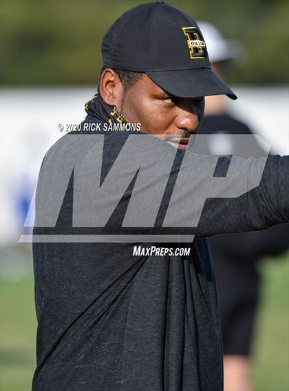 Thumbnail 2 in Hanahan @ Dillon (SCHSL Class AAA First Round Playoff) photogallery.